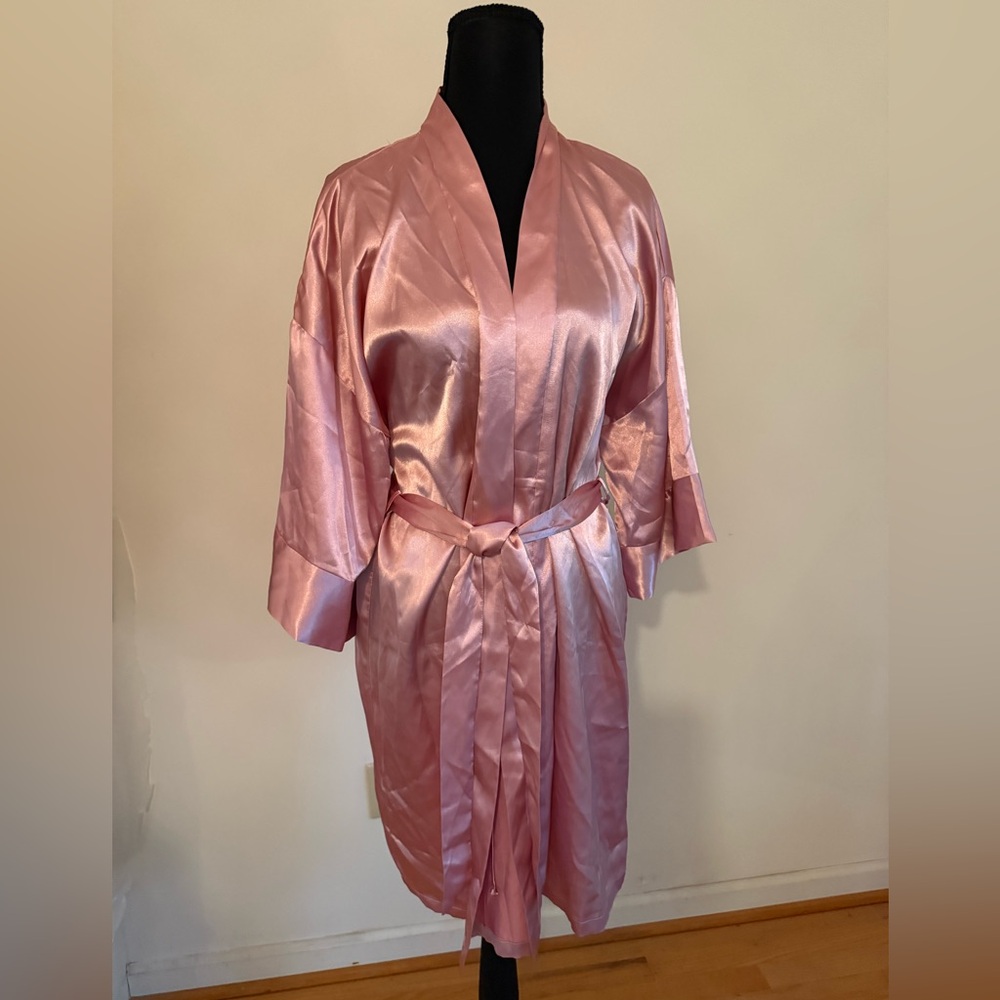 NWT Ambrielle Pink Kimono-Style Satin Robe